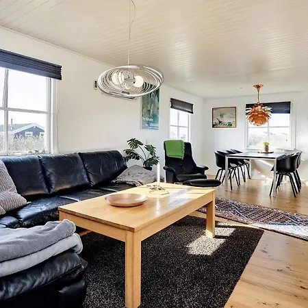6 Person In Lokken-by Traum *