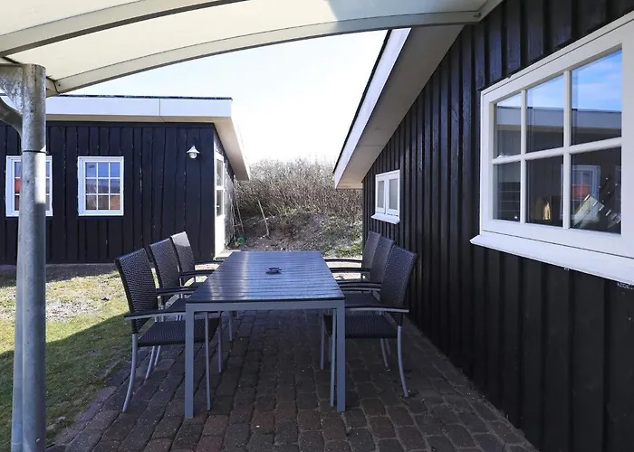 6 Person In Lokken-by Traum *