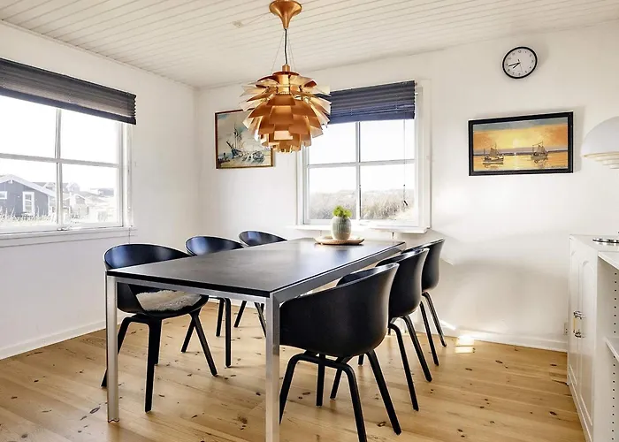 6 Person In Lokken-by Traum